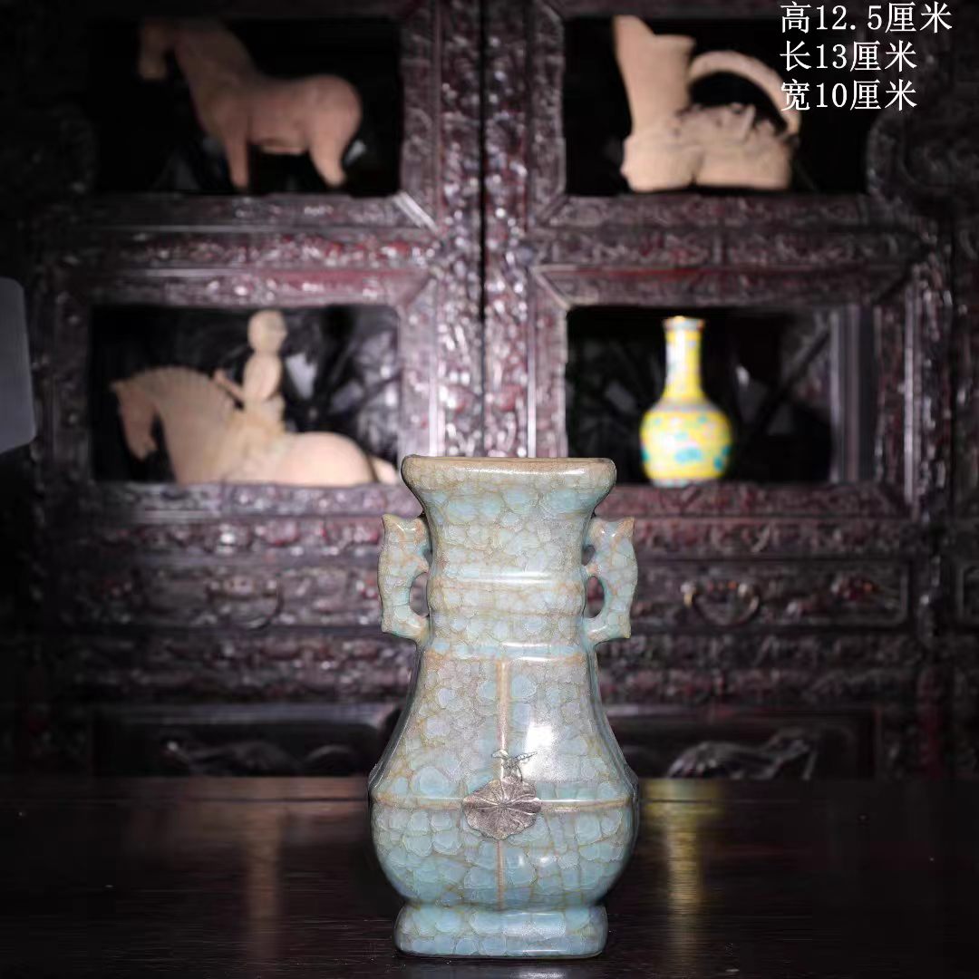 仿宋代青瓷双耳瓶- 景德镇