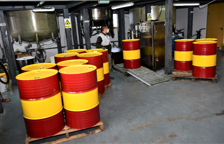 上海汽車(chē)及零配件制造空氣壓縮機(jī)油廠家 推薦咨詢 上海頤櫻工業(yè)科技供應(yīng)