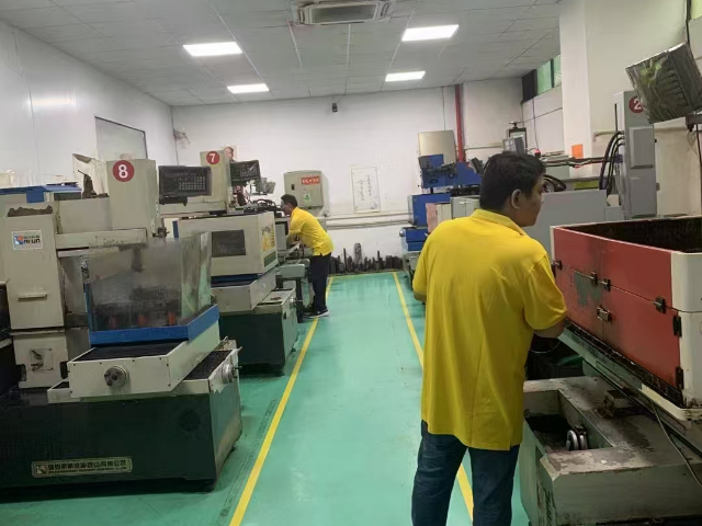 鹽田區(qū)沖壓五金模具中走絲加工原理 深圳市興盛輝五金塑膠供應(yīng)