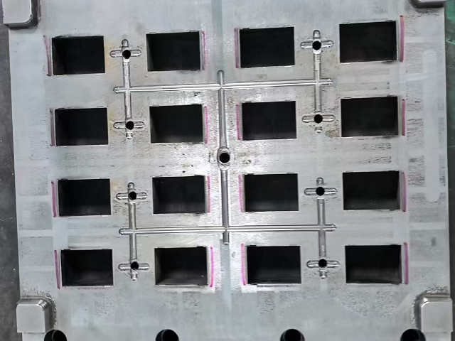 龍門(mén)精密中走絲加工條件 深圳市興盛輝五金塑膠供應(yīng)