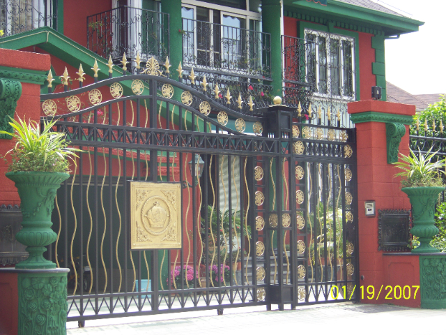 深圳工业园铁艺大门哪家好 深圳市鑫中鹏钢结构供应