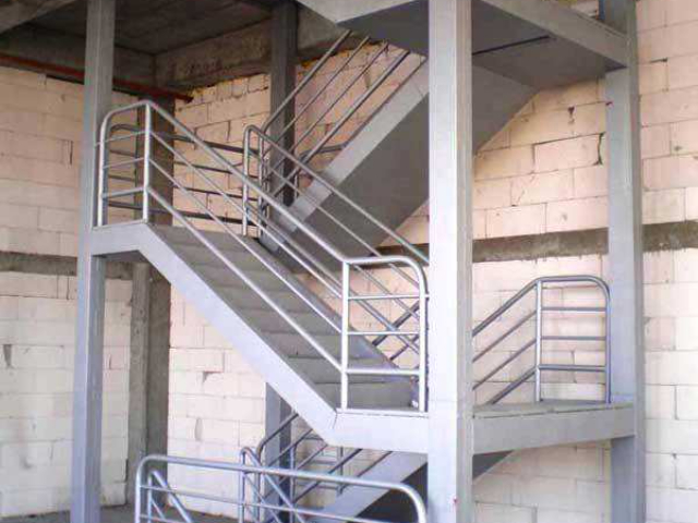 潮州商場鋼結(jié)構(gòu)樓梯制作