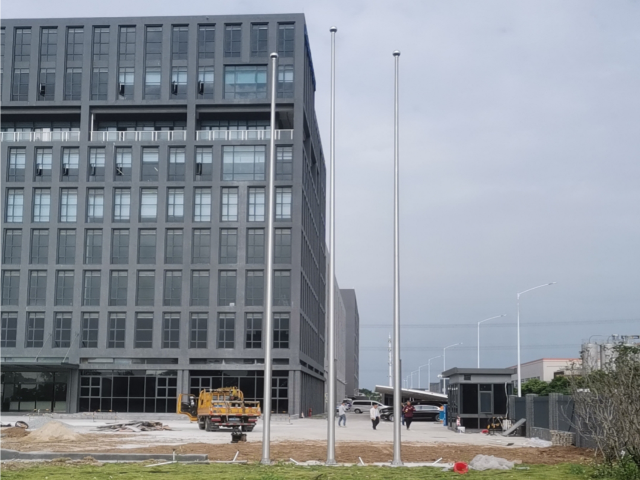 山東防風不銹鋼旗桿多少錢,不銹鋼旗桿