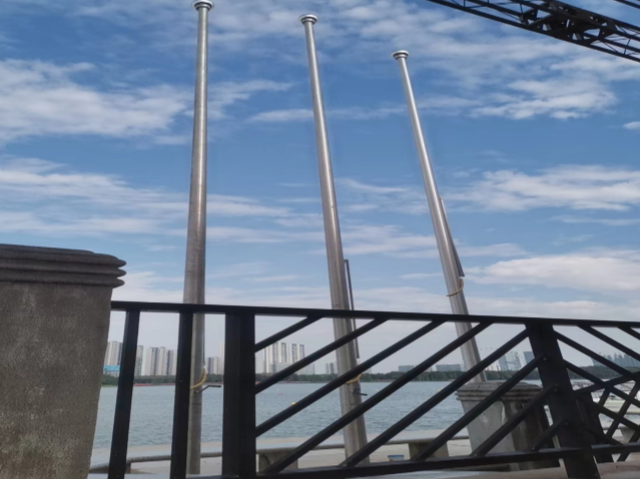 云南防銹不銹鋼旗桿含安裝,不銹鋼旗桿