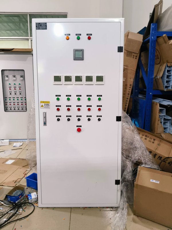 从单机自动化到整线智能：自动化成套电柜的枢纽角色