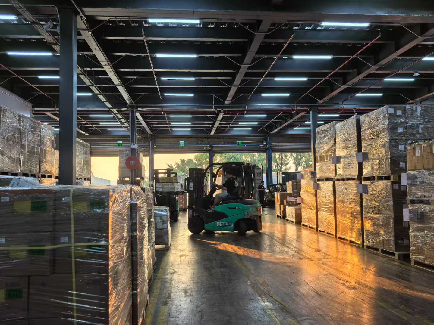 香港倉(cāng)庫(kù)怎么租更劃算？企業(yè)倉(cāng)儲(chǔ)成本如何控制？