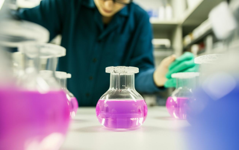 壓敏膠乳液：粘結(jié)世界的神奇魔法液