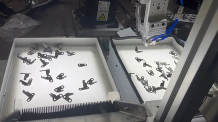 汽車座椅齒輪軸組裝柔性供料