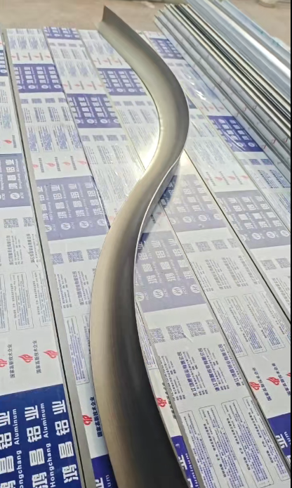上海金山彎管廠承接90度鋁合金xc型材拉彎加工