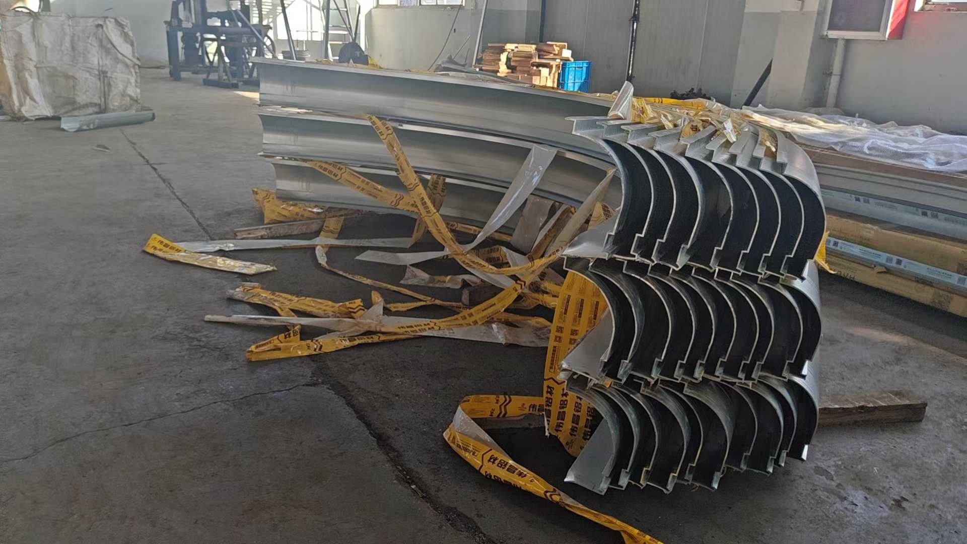 上海金山彎管廠承接橫截面異性鋁合金拉彎加工