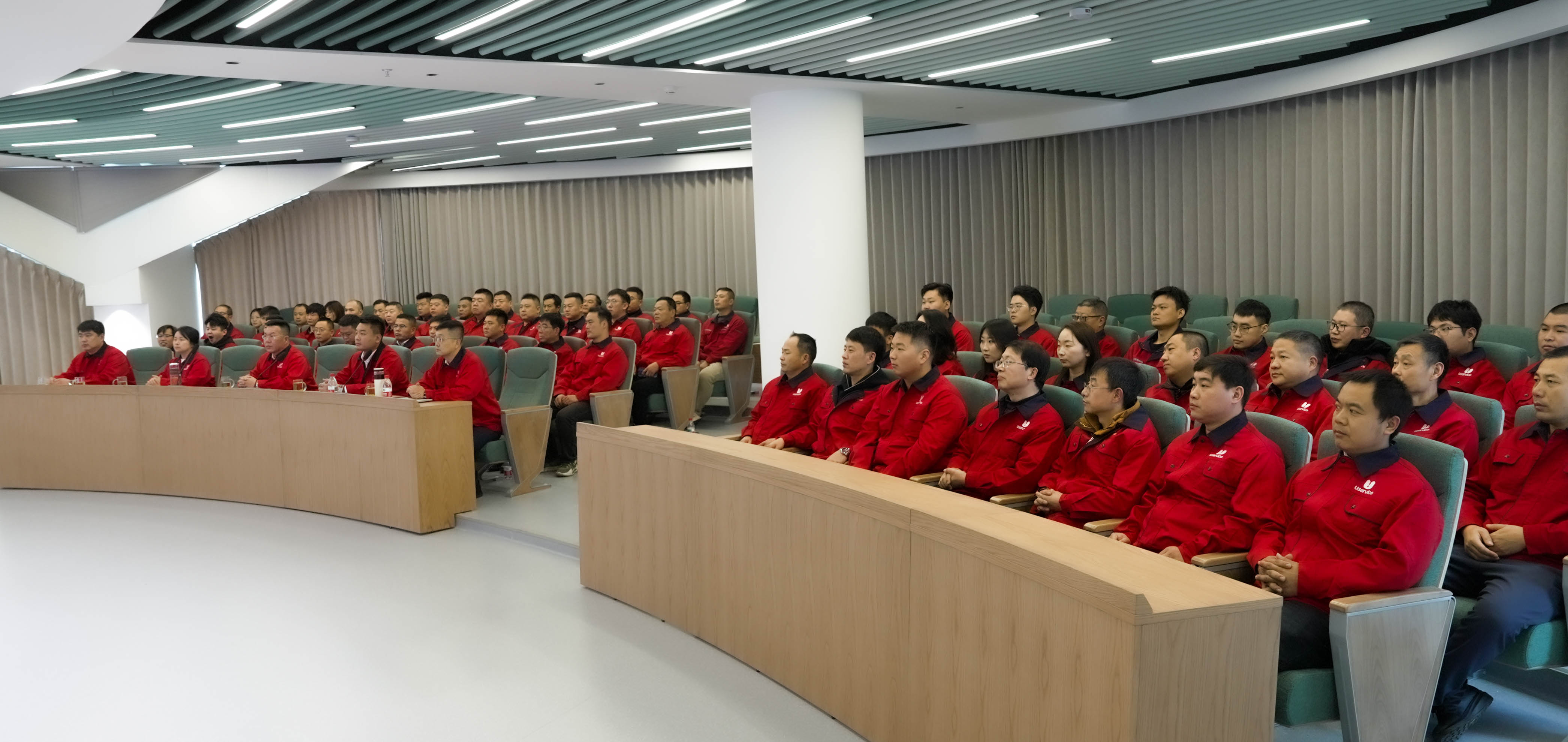 凝心聚力謀發(fā)展 砥礪奮進譜新篇——優(yōu)服工業(yè)2025年度總結大會在安吉圓滿召開