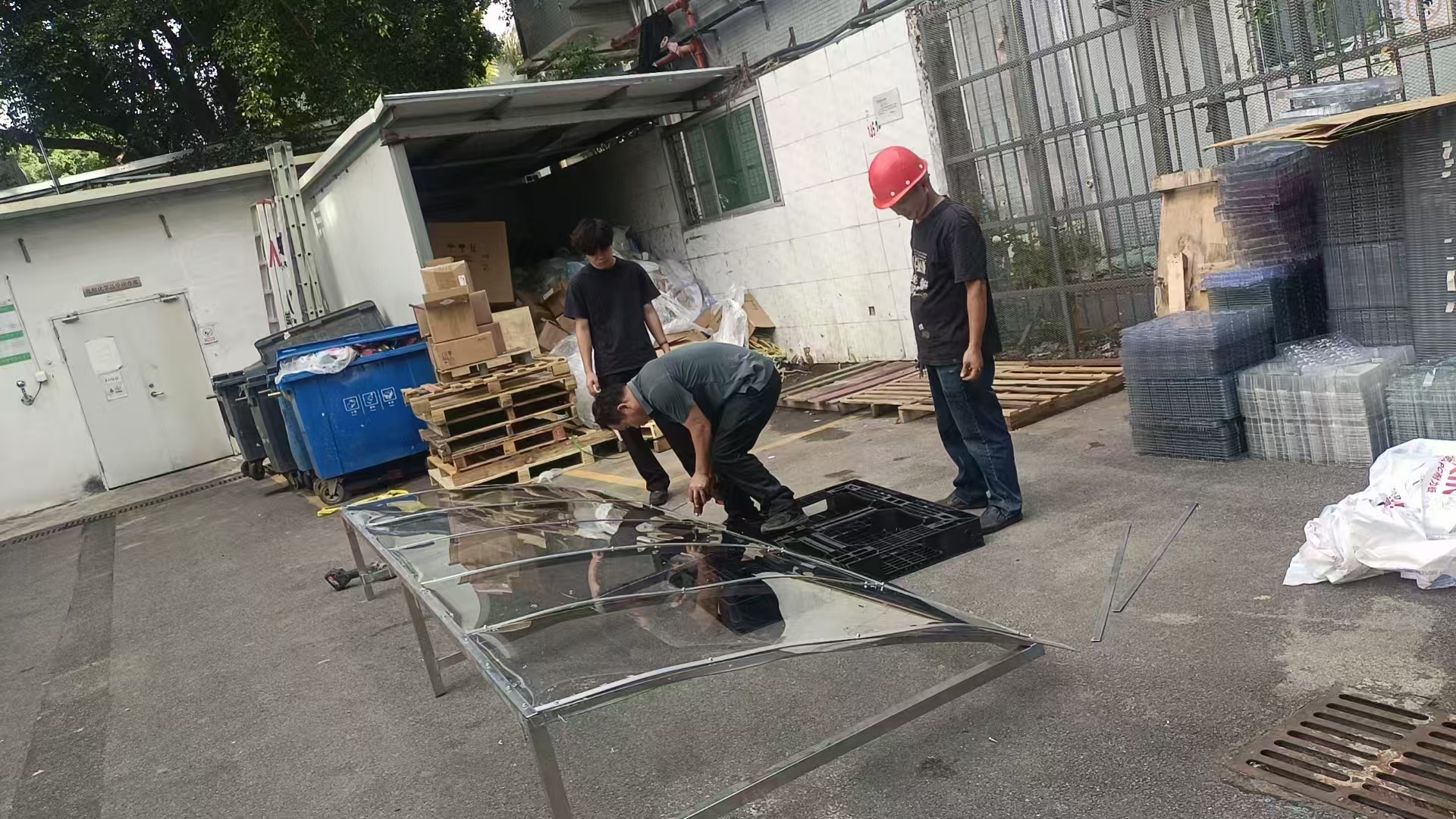 陽光棚安裝（zhuāng）中