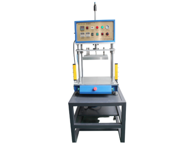 湖南汽車制造行業(yè)熱熔焊接機多少錢一臺 華鋮供應;