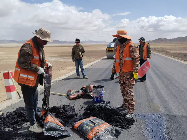 西藏環保瀝青冷補料廠家價格 抱誠守真 四川千仞道路養護供應