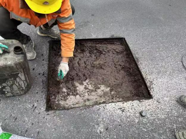 四川道路瀝青冷補劑供應商 歡迎咨詢 四川千仞道路養(yǎng)護供應