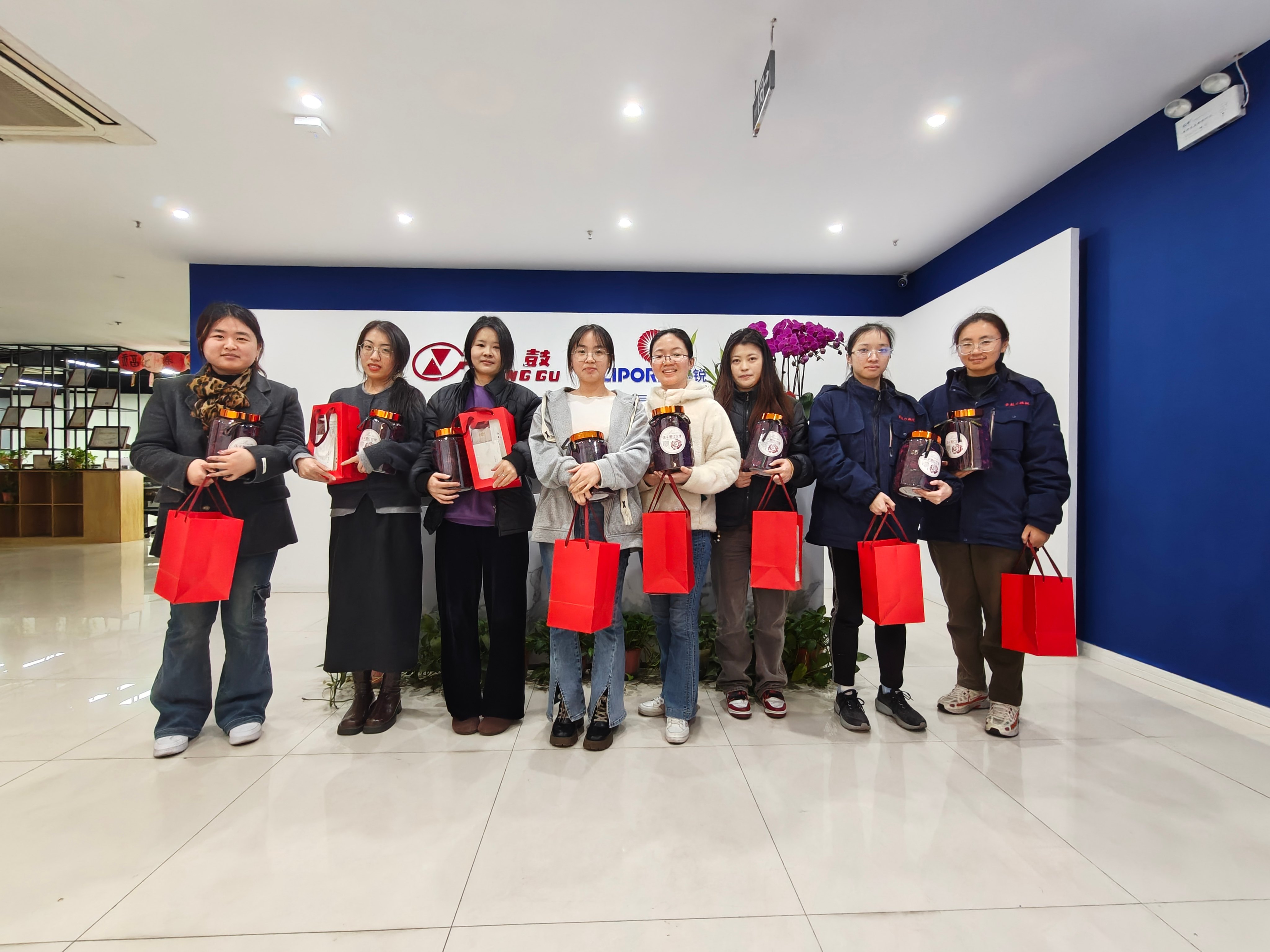 江蘇章鼓力魄銳祝全體女性伙伴婦女節(jié)節(jié)日快樂！