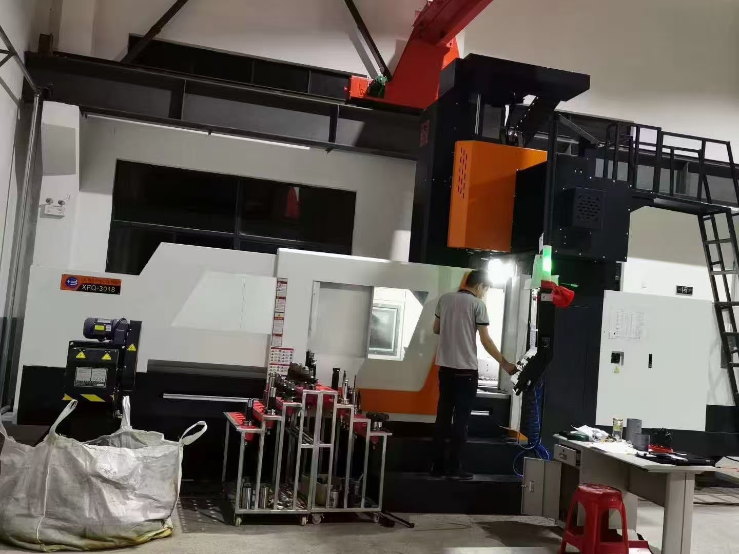 Gantry machining center
