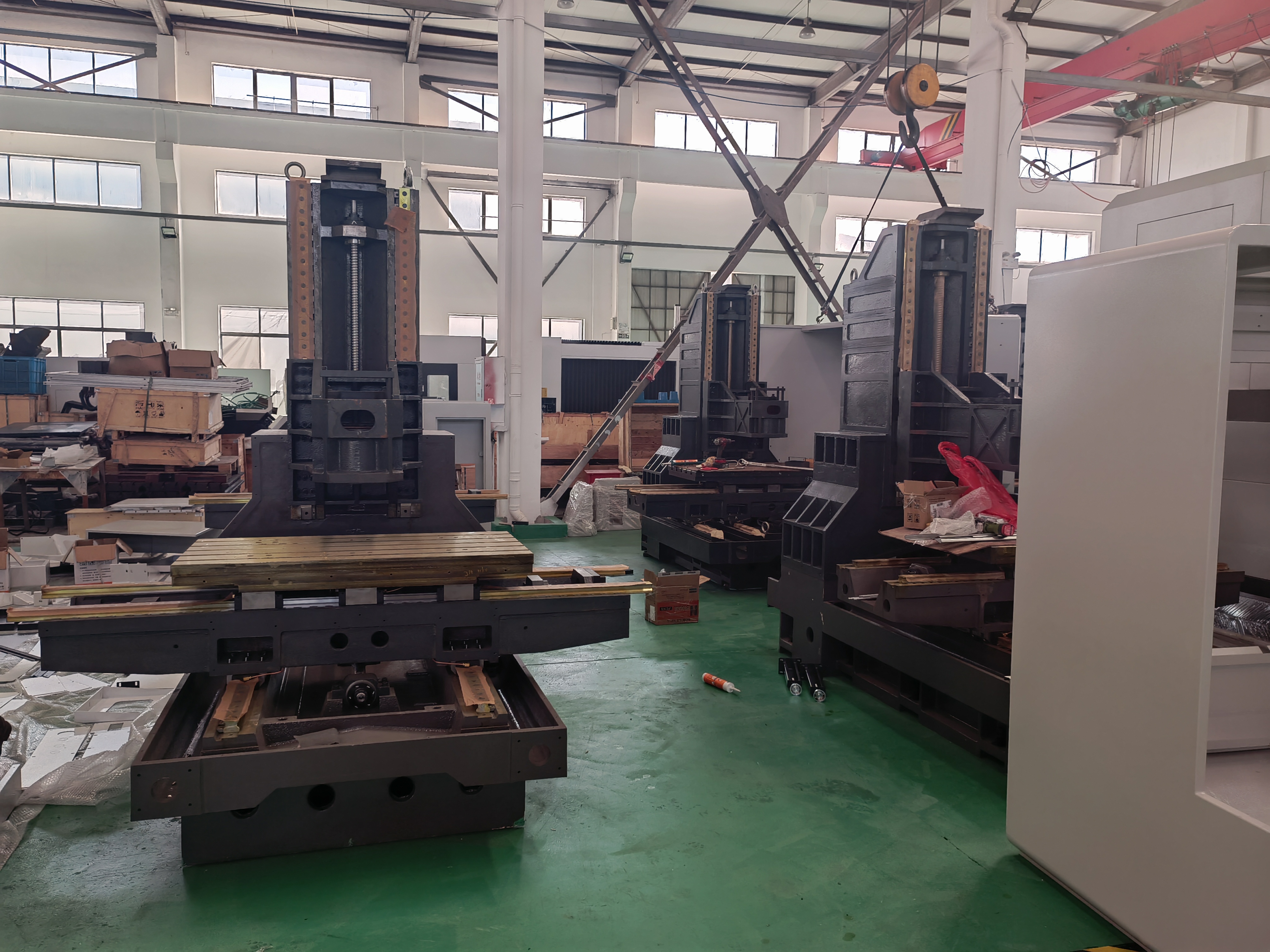 Vertical machining center body