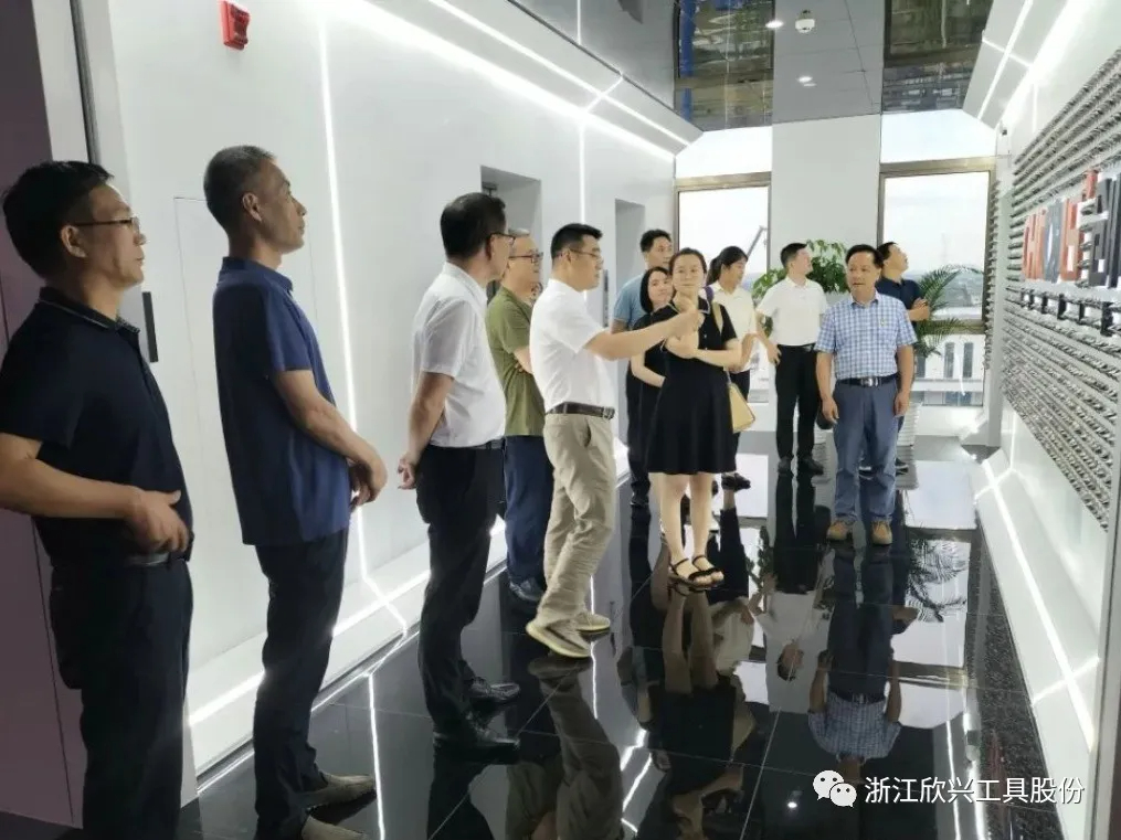 嘉興市政協總工會界別組蒞臨欣興工具視察調研工作