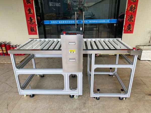 導(dǎo)光板擴(kuò)散板靜電除塵機(jī)