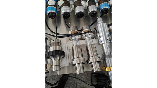 江西立柱式超音波焊接機接機定制 雷葉超聲波設(shè)備供應(yīng)