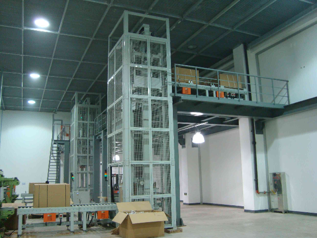 深圳垂直提升機廠家,提升機