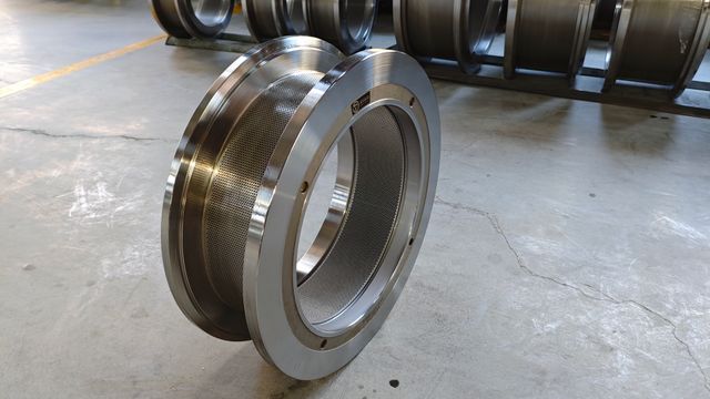 溫度對4Cr13環模材質的影響