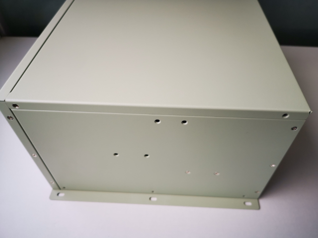 擴展性強壁掛式工控機注意事項