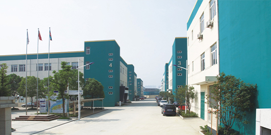 拥有占地50亩的现代化厂区，有现代化标准厂房38000平米，有食堂、员工活动中心、母婴室等配套建设，环境整洁优美，交通便利通达。