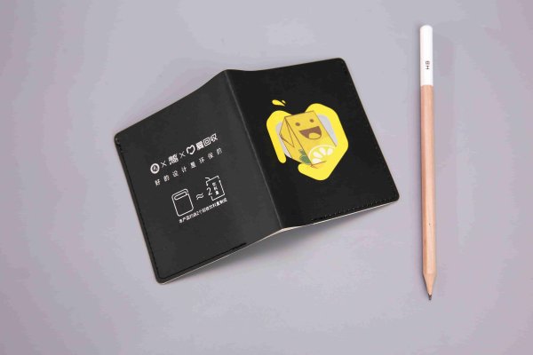 愛回收奶殼紙卡包