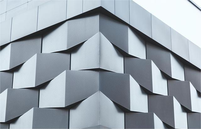 現代建筑的肌膚：幕墻鋁板的材質與處理