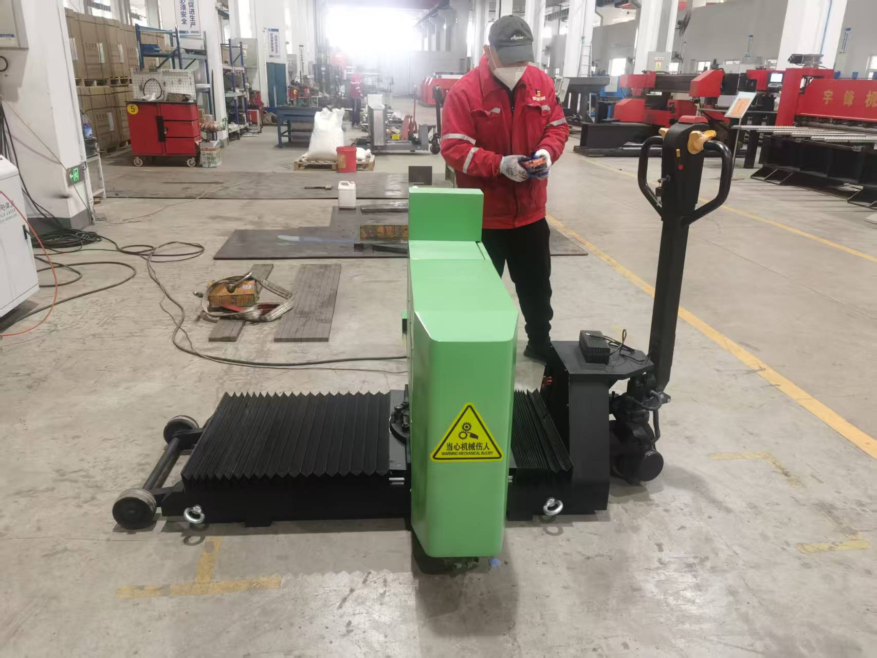 數控吊耳清根機交付上海外高橋造船 助力船舶智造升級