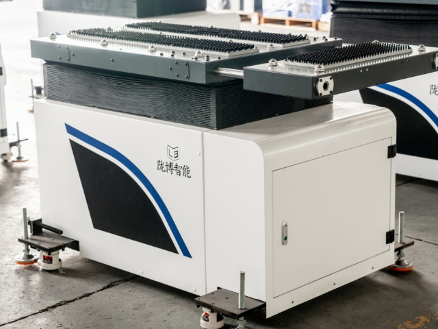 耐用隨動前托料生產(chǎn)過程