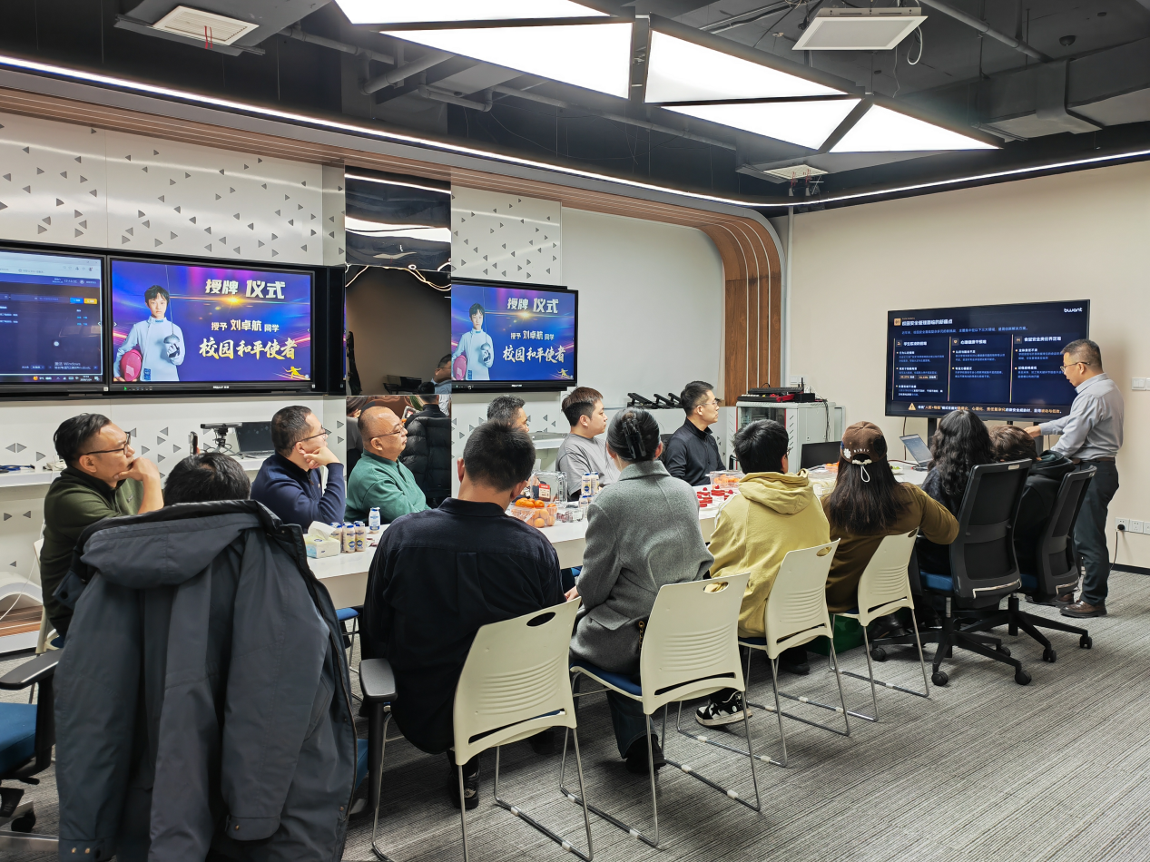 以勇气为刃,以AI为盾-北望信息携手击剑少年刘卓航,为成长披荆斩棘_上海北望信息科技有限公司