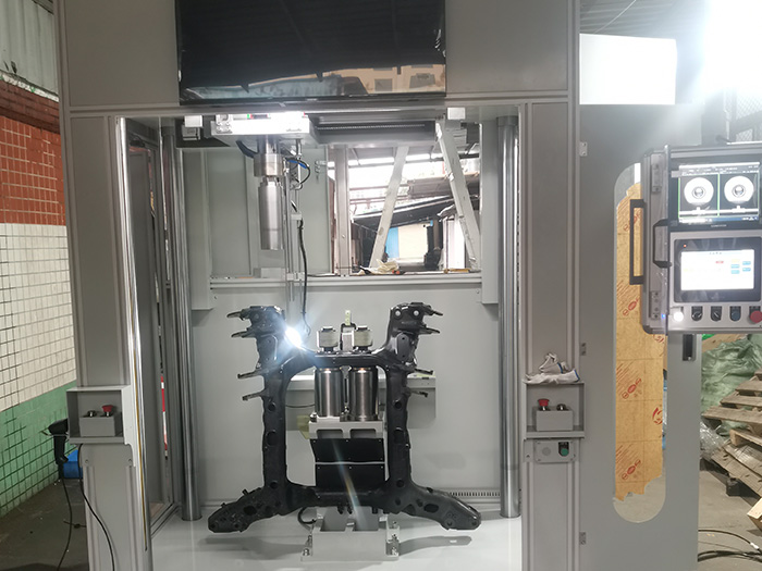 后副車架襯套壓裝