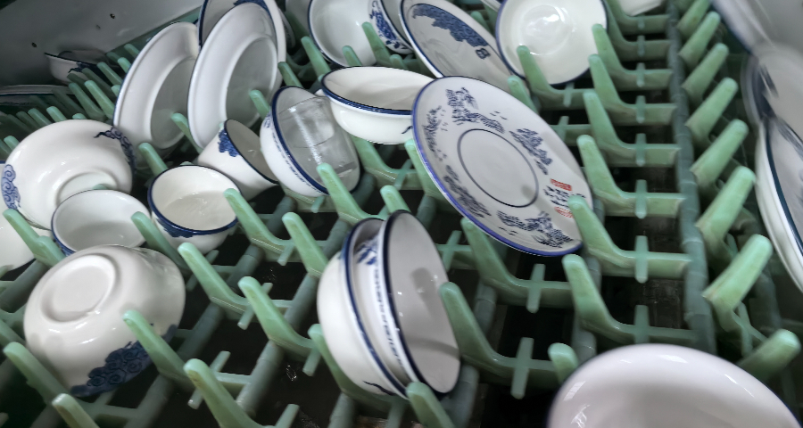 寶安區(qū)瓷餐具清洗流水線步驟 信息推薦 深圳市西部志城餐具消毒供應(yīng)