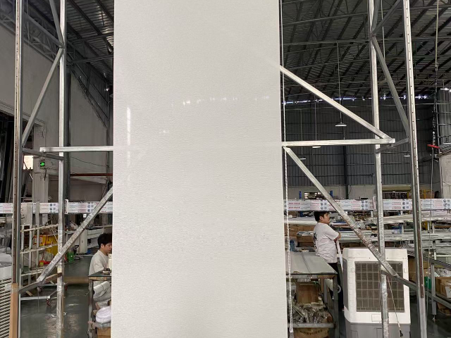 遮陽卷簾的暴雨天氣防護