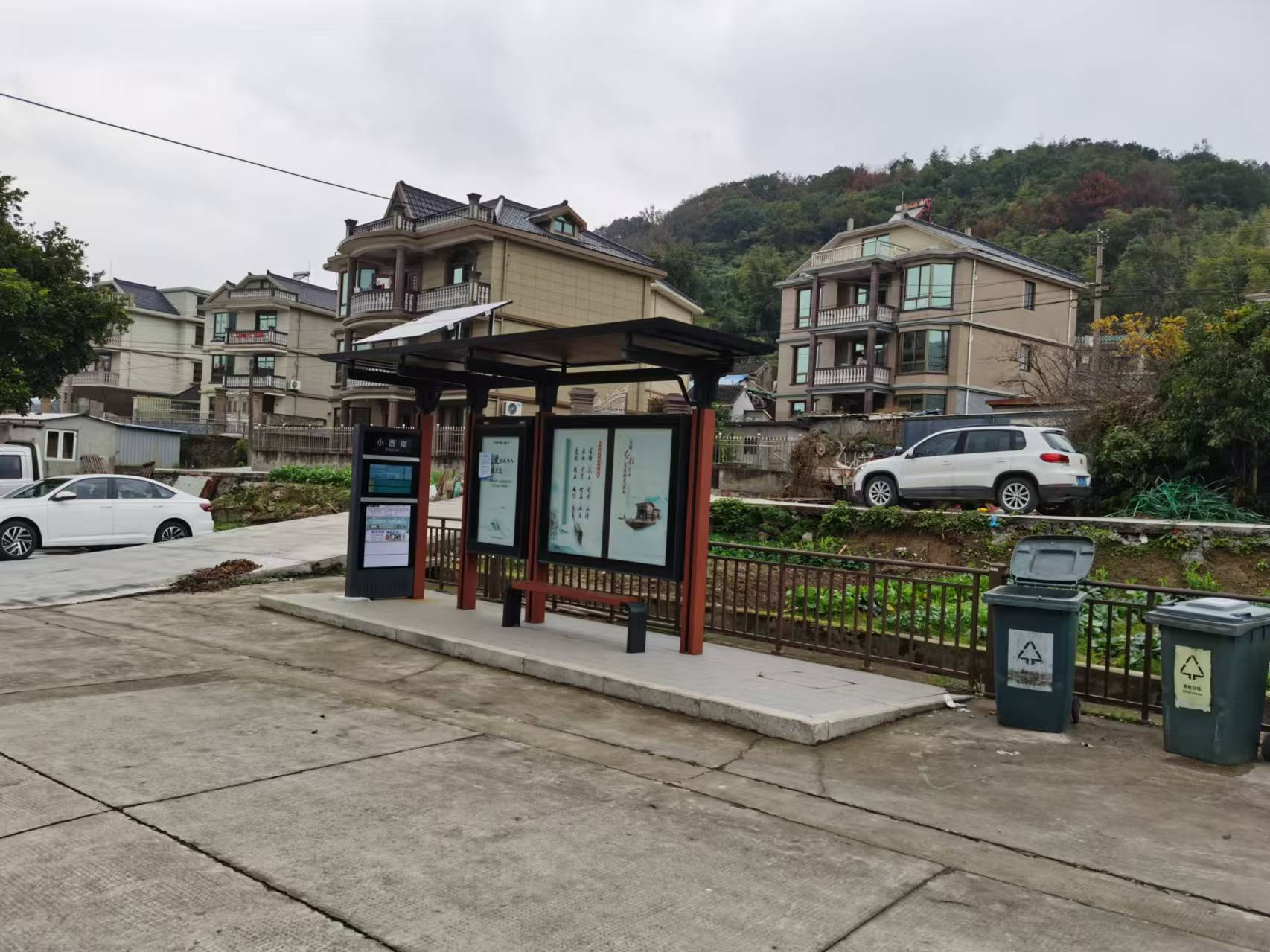 小西岸公交电子站牌