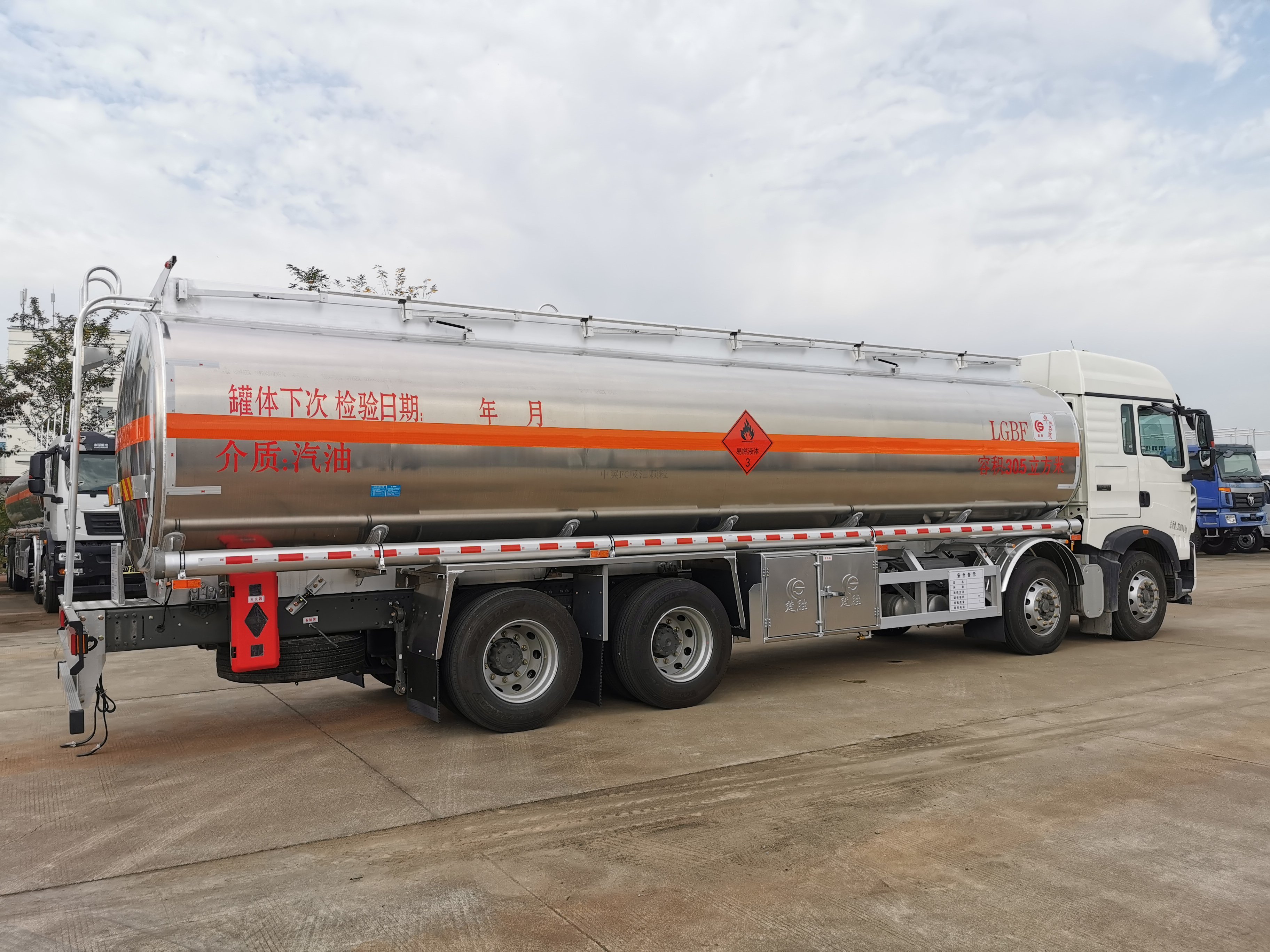 油罐區(qū)油罐車、油站設(shè)備跑冒溢油應(yīng)急處置方案