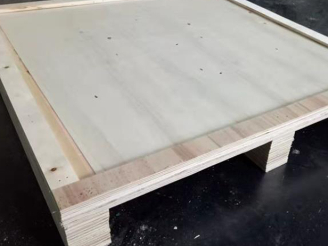 黃石高載重實木托盤現(xiàn)貨 湖北鴻盛利包裝材料供應(yīng)