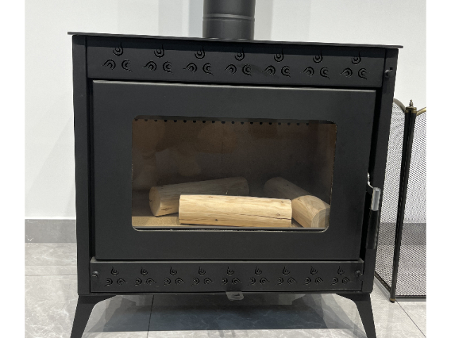 江蘇山莊燃木壁爐取暖效果如何 嵊州市精鑫電器供應(yīng)