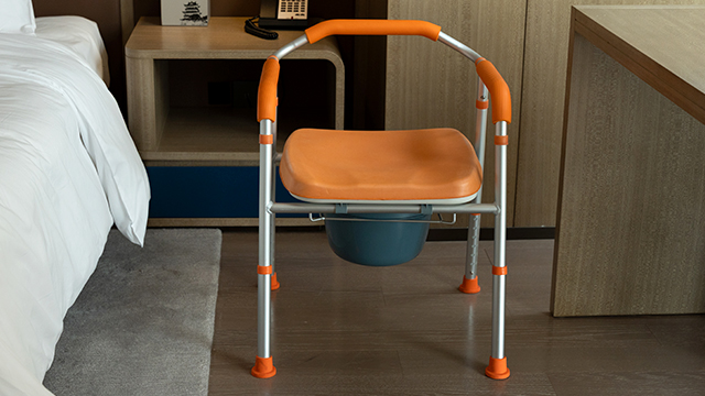 残疾人坐便椅销售厂家 欢迎咨询 瑞珂福供应