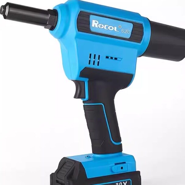 羅哥RL-520鋰電鉚釘槍以輕便高效贏得現(xiàn)場作業(yè)人員好評