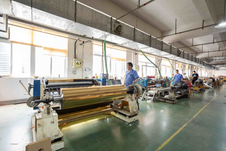 皮革燙金膜專業(yè)生產(chǎn)廠家 升盛包裝供應(yīng);