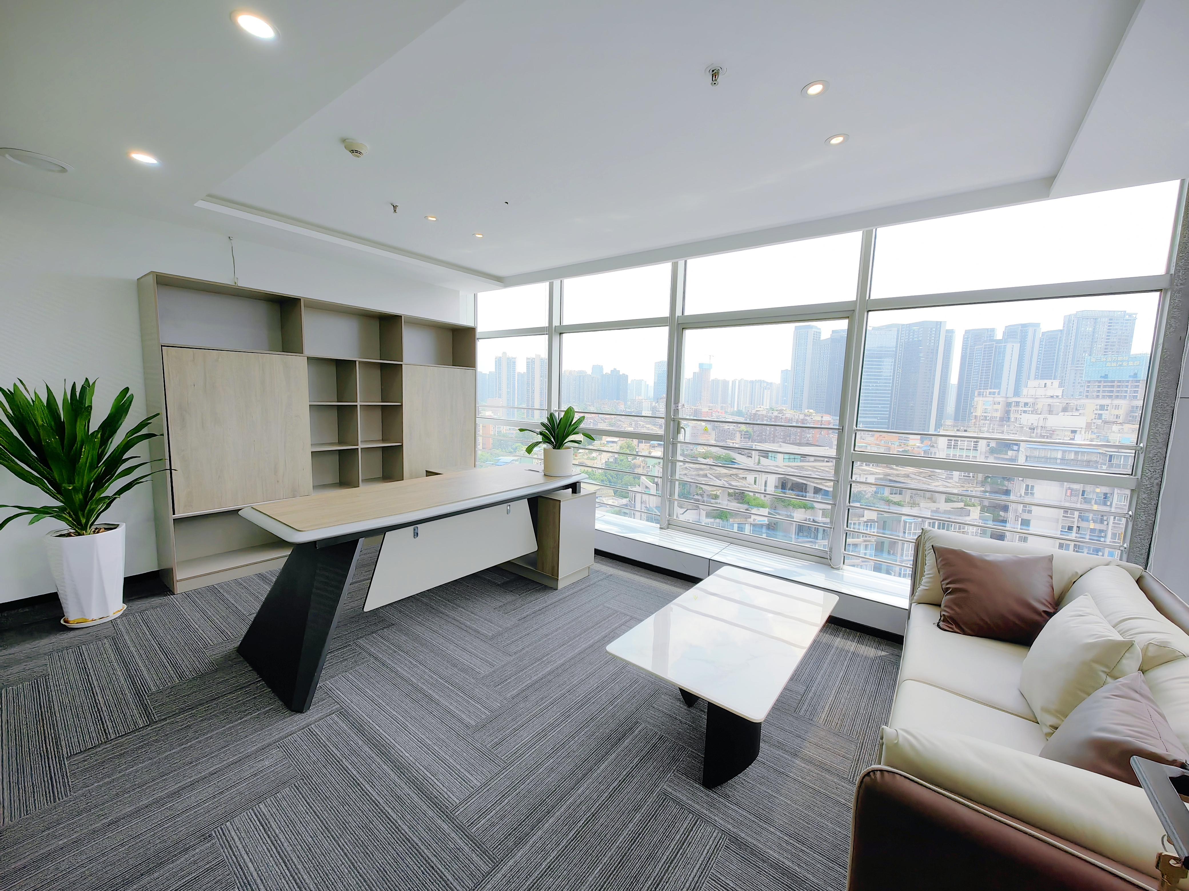 經(jīng)理室.jpg 經(jīng)理室.jpg