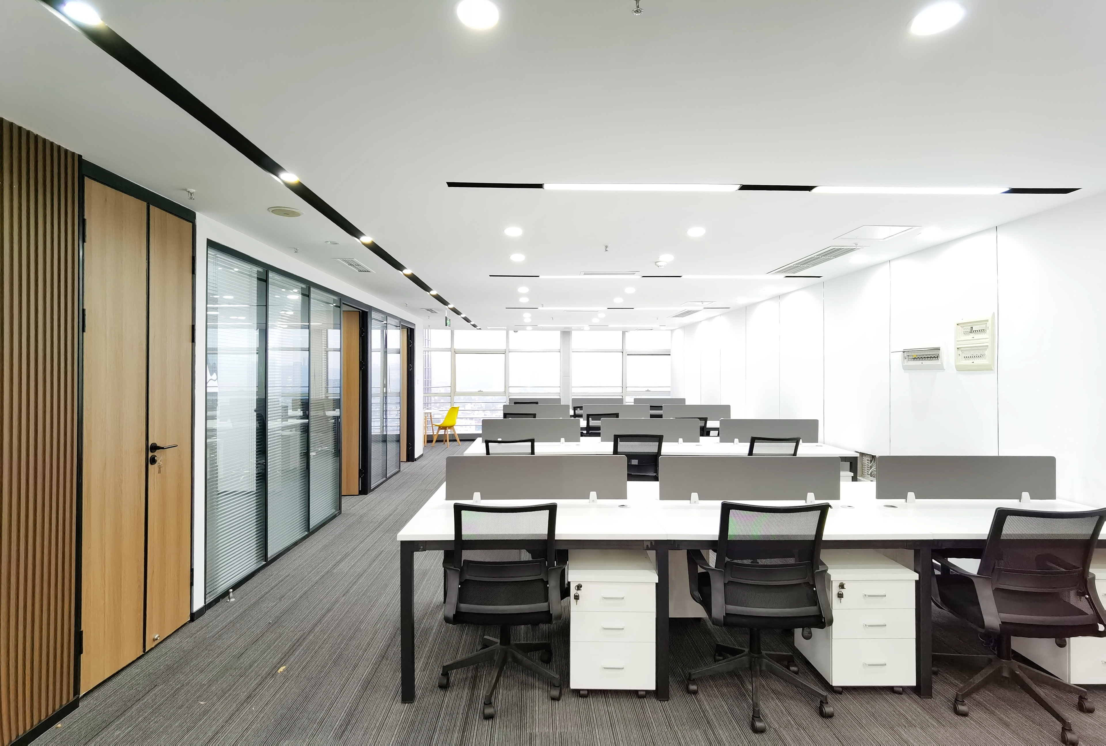 辦公區(qū).jpg 辦公區(qū).jpg