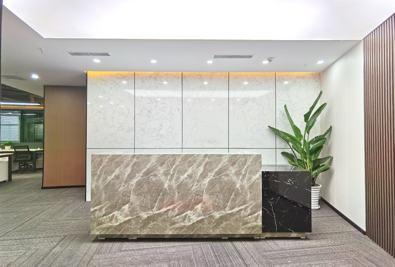 前臺(tái)接待.jpg 前臺(tái)接待.jpg