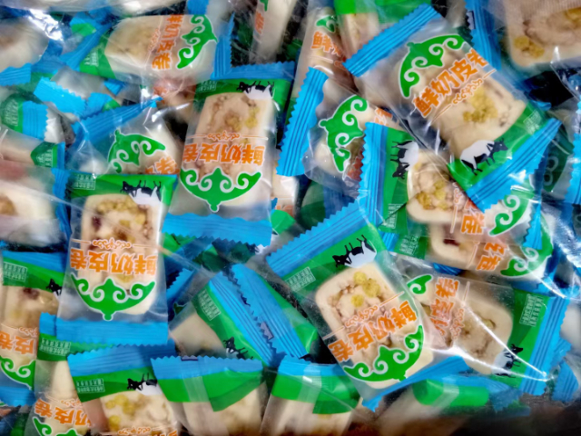 内蒙古麻辣,原味,孜然,香辣零食批发供应链 和谐共赢 松山区老乐牛肉干供应