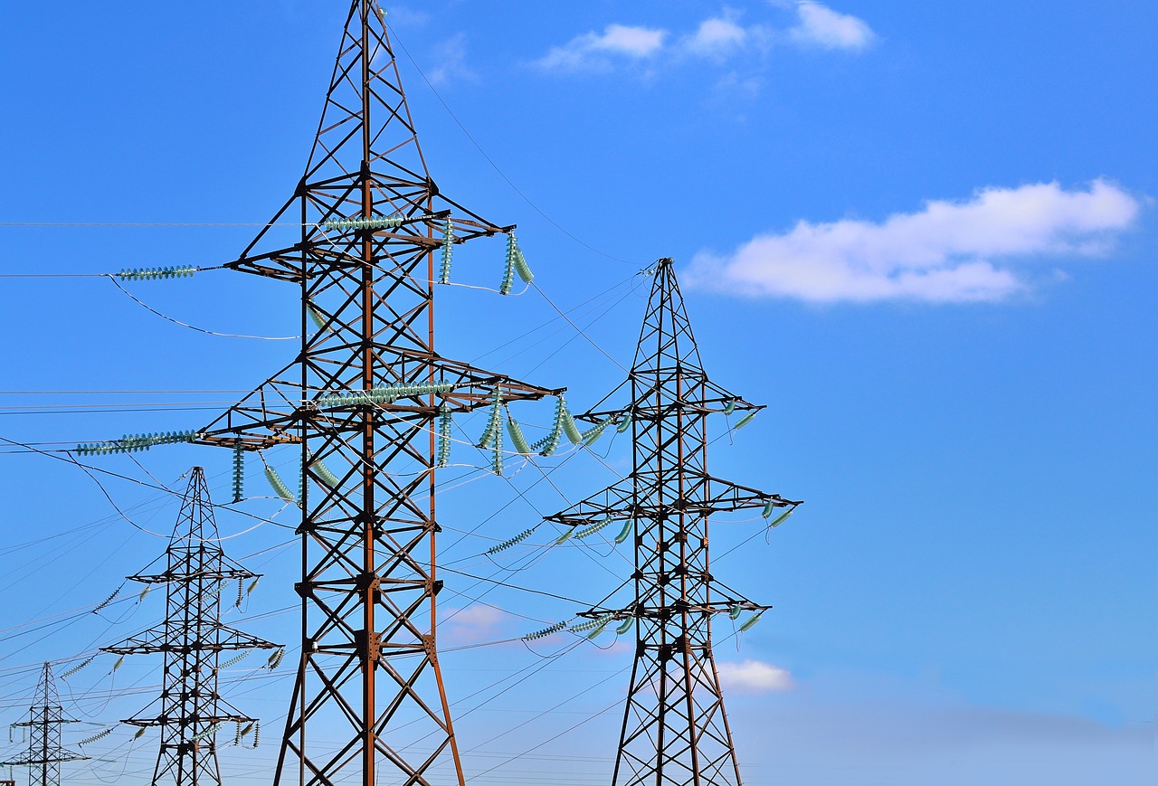 年末儲(chǔ)能 PCS 搶購潮升溫：供需錯(cuò)配驅(qū)動(dòng)價(jià)值重構(gòu)