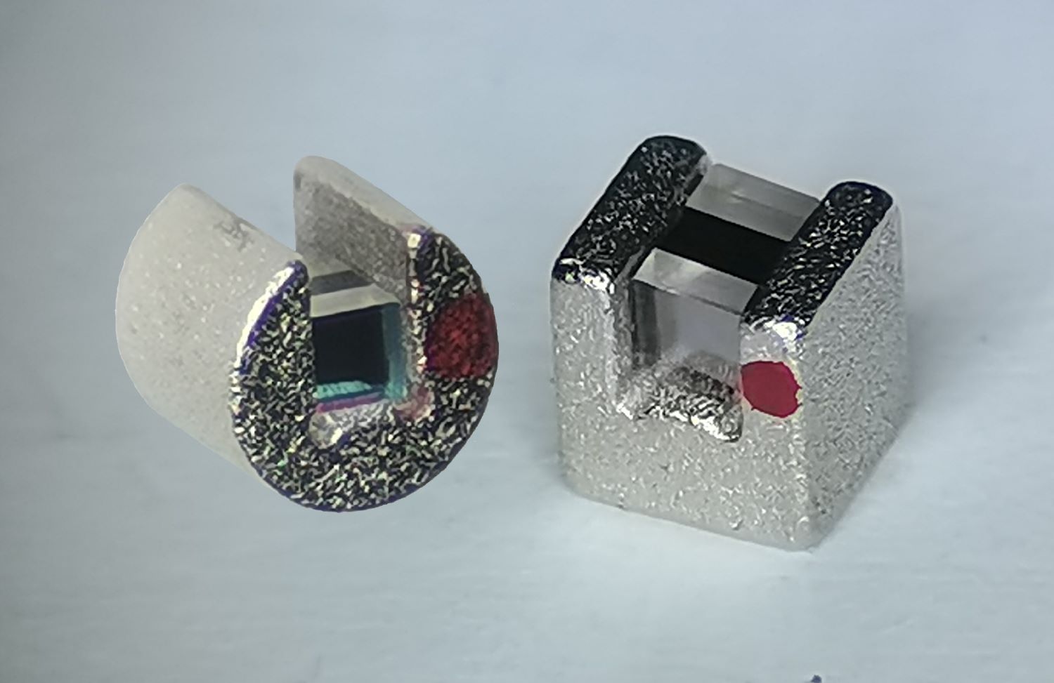 福瑞貝斯新型偏振無關 / 匯聚光自由空間隔離器 CIOE 2021 獲關注